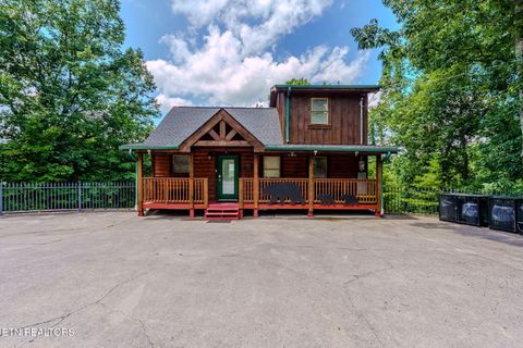 Photo of 2868 Pine Haven Drive, Sevierville, TN 37862 (MLS # 1348291)