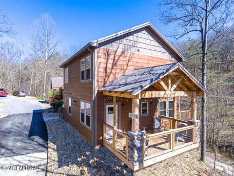 1012 Ravens Ford Way Sevierville TN 37876