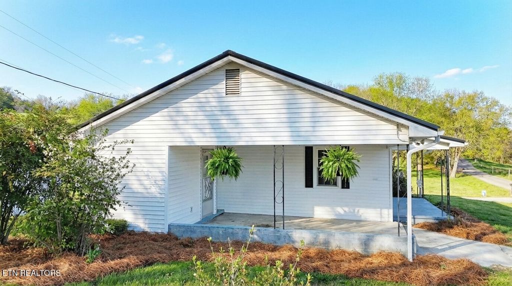 Photo of 1585 Hill Road Rd, Newport, TN 37821 (MLS # 1325268)