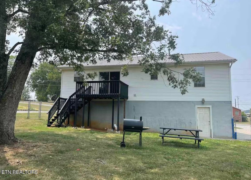 Photo of 2204 Center Circle, Jefferson City, TN 37760 (MLS # 1356564)