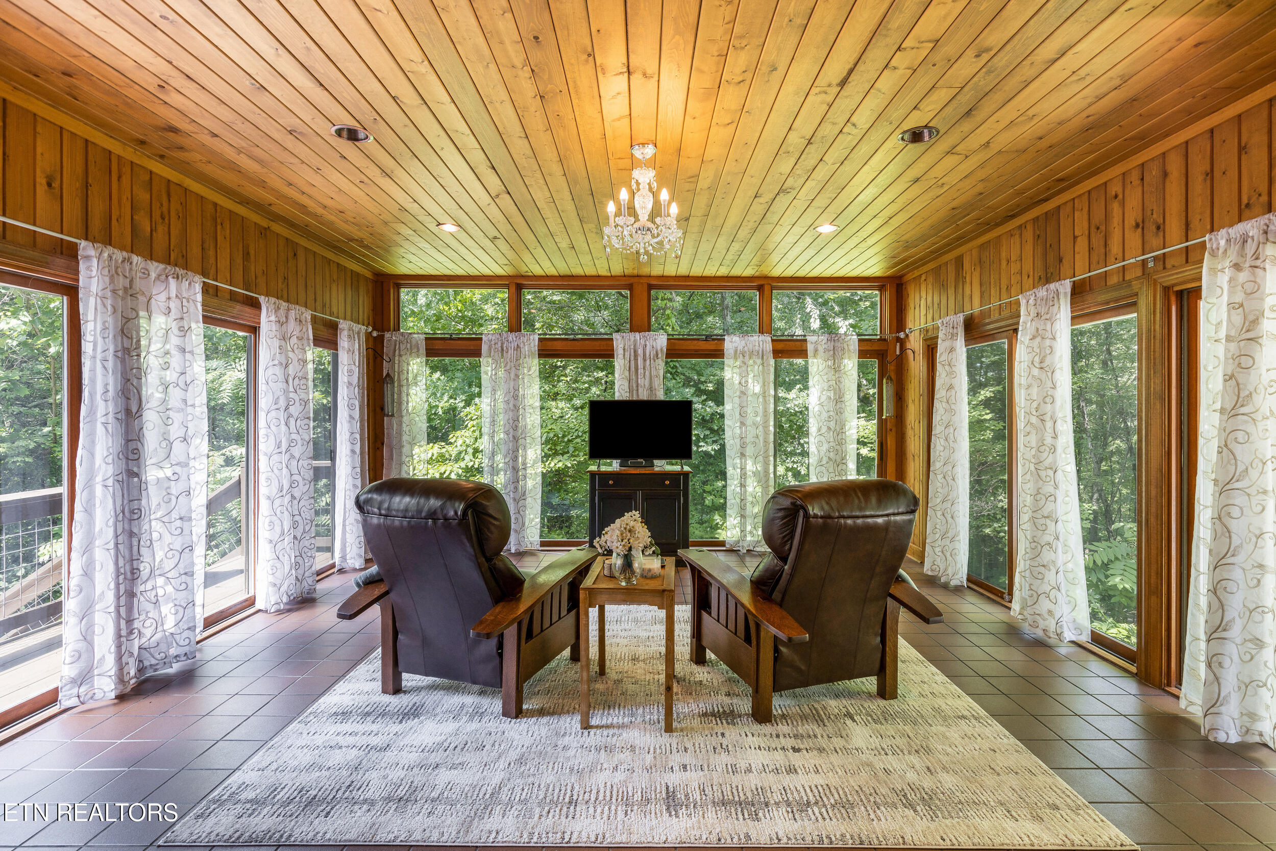 11104 POPLAR RIDGE Rd