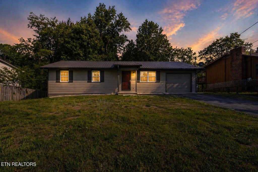 Photo of 613 Red Bud Lane, Oliver Springs, TN 37840 (MLS # 1337925)