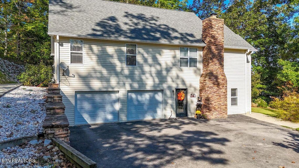 Photo of 436 Oak Hills Drive, Spring City, TN 37381 (MLS # 1295517)