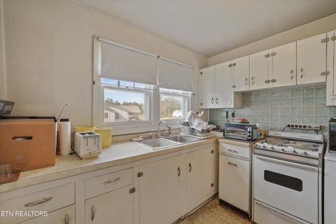 Tiny photo for 9016 Three Points Rd, Mascot, TN 37806 (MLS # 1357346)