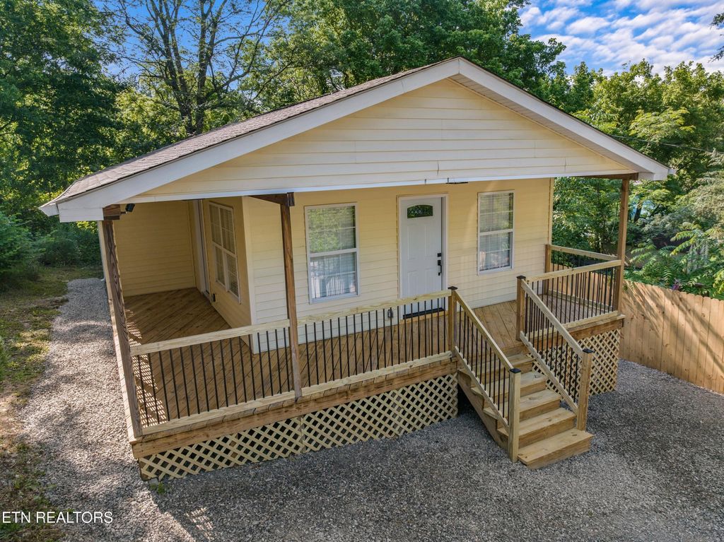Photo of 1705 Lester Road Rd, Tazewell, TN 37879 (MLS # 1303400)