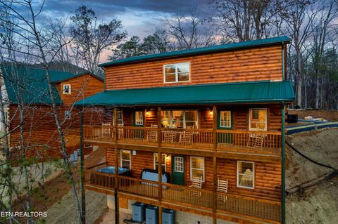 Photo of 809 String Run Way, Pigeon Forge, TN 37863 (MLS # 1338523)