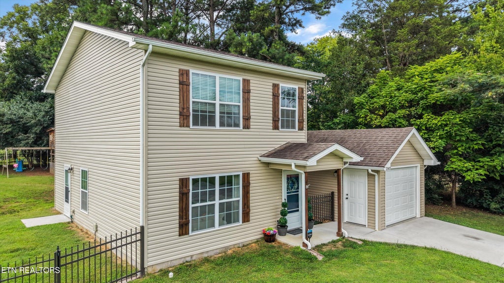 Photo of 2147 Big Springs Rd, Maryville, TN 37801 (MLS # 1351018)