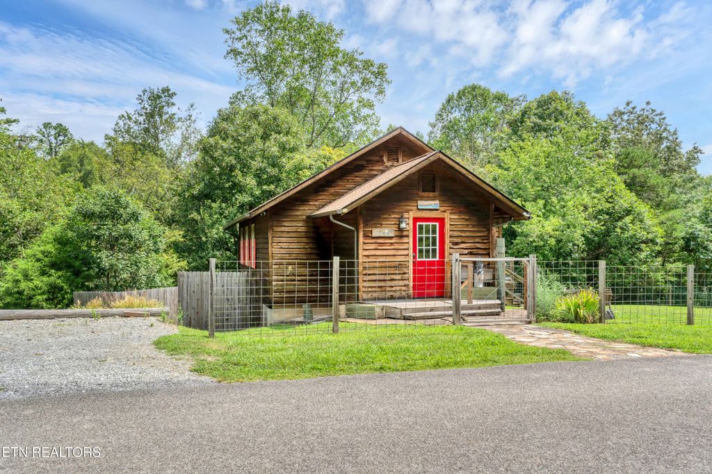 Photo of 1148 Laurel Rd, Townsend, TN 37882 (MLS # 1311931)