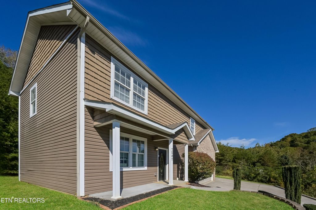 Photo of 7207 Remagen Lane, Knoxville, TN 37920 (MLS # 1319506)