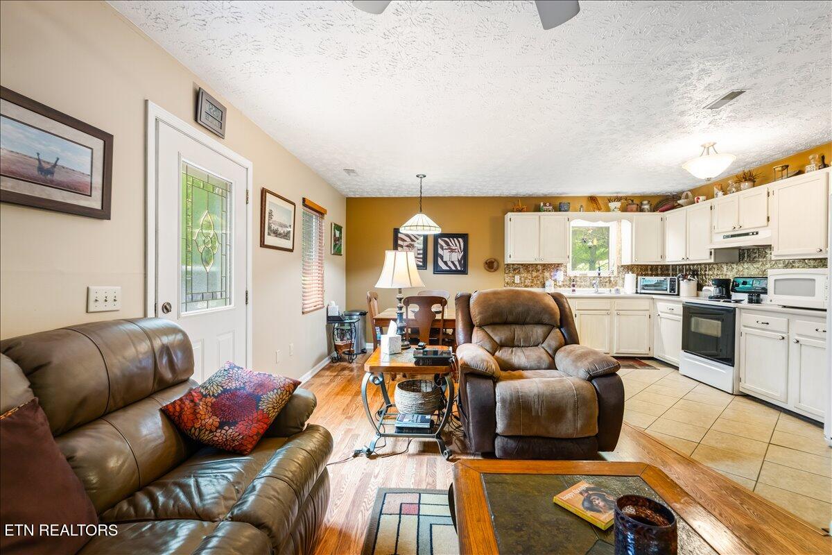 274 Pearl Rd