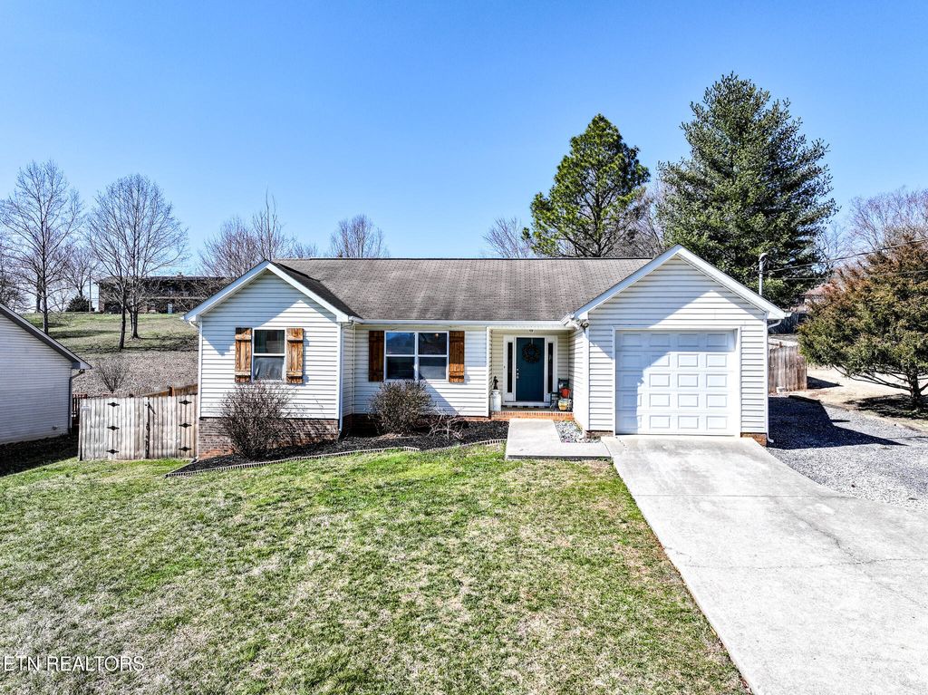 Photo of 556 Highway 139, Dandridge, TN 37725 (MLS # 1331050)