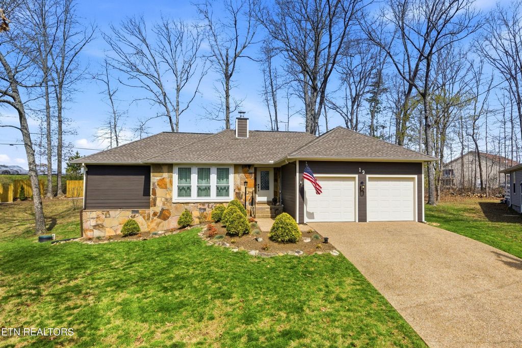 Photo of 19 Newcom Court, Crossville, TN 38558 (MLS # 1333837)