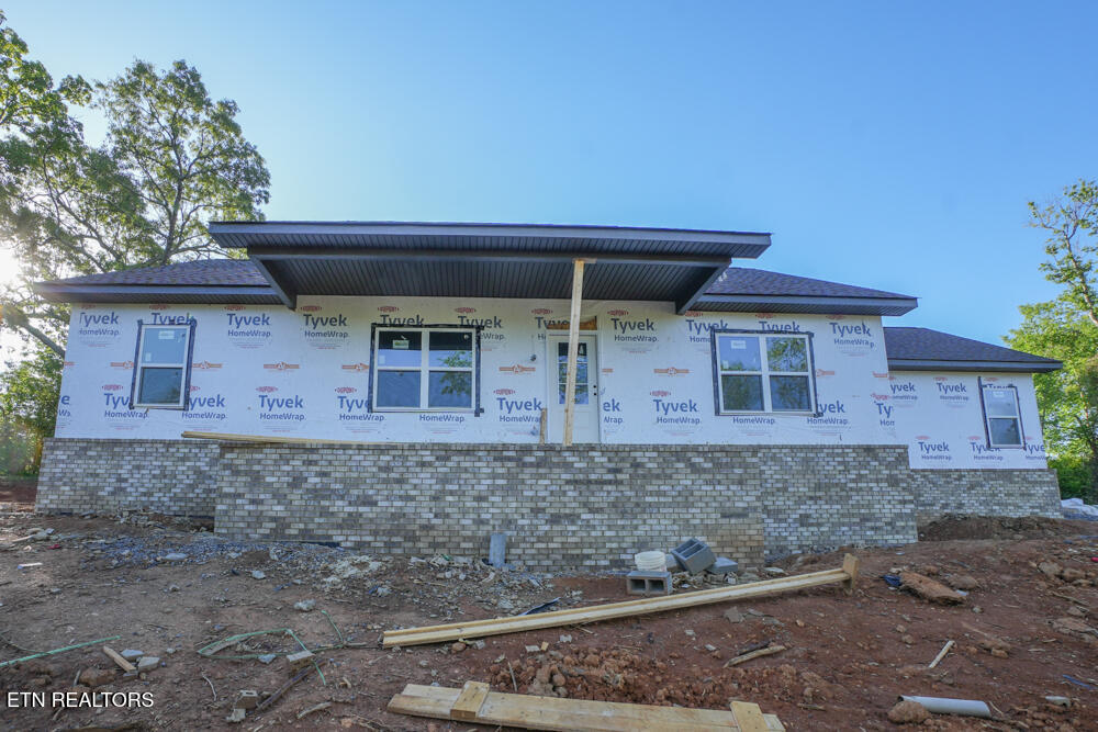 842 Pinebrooke Drive