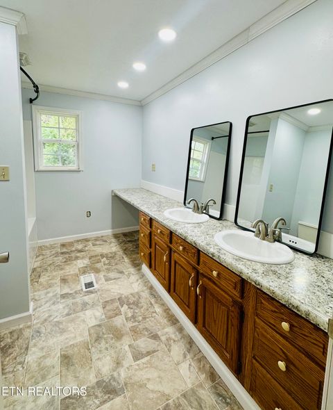 Tiny photo for 615 McCartt St, Wartburg, TN 37887 (MLS # 1342729)