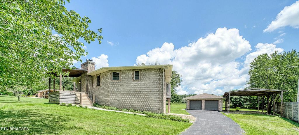 Photo of 243 Parkway Drive, Crossville, TN 38572 (MLS # 1310059)