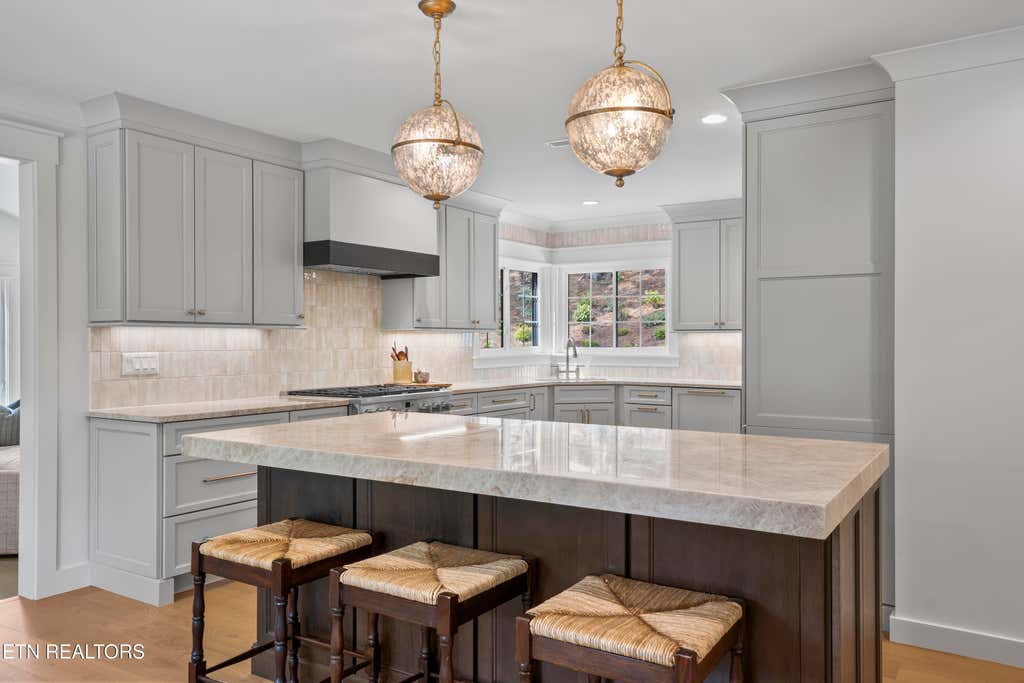 Photo of 749 Cherokee Blvd, Knoxville, TN 37919 (MLS # 1351890)