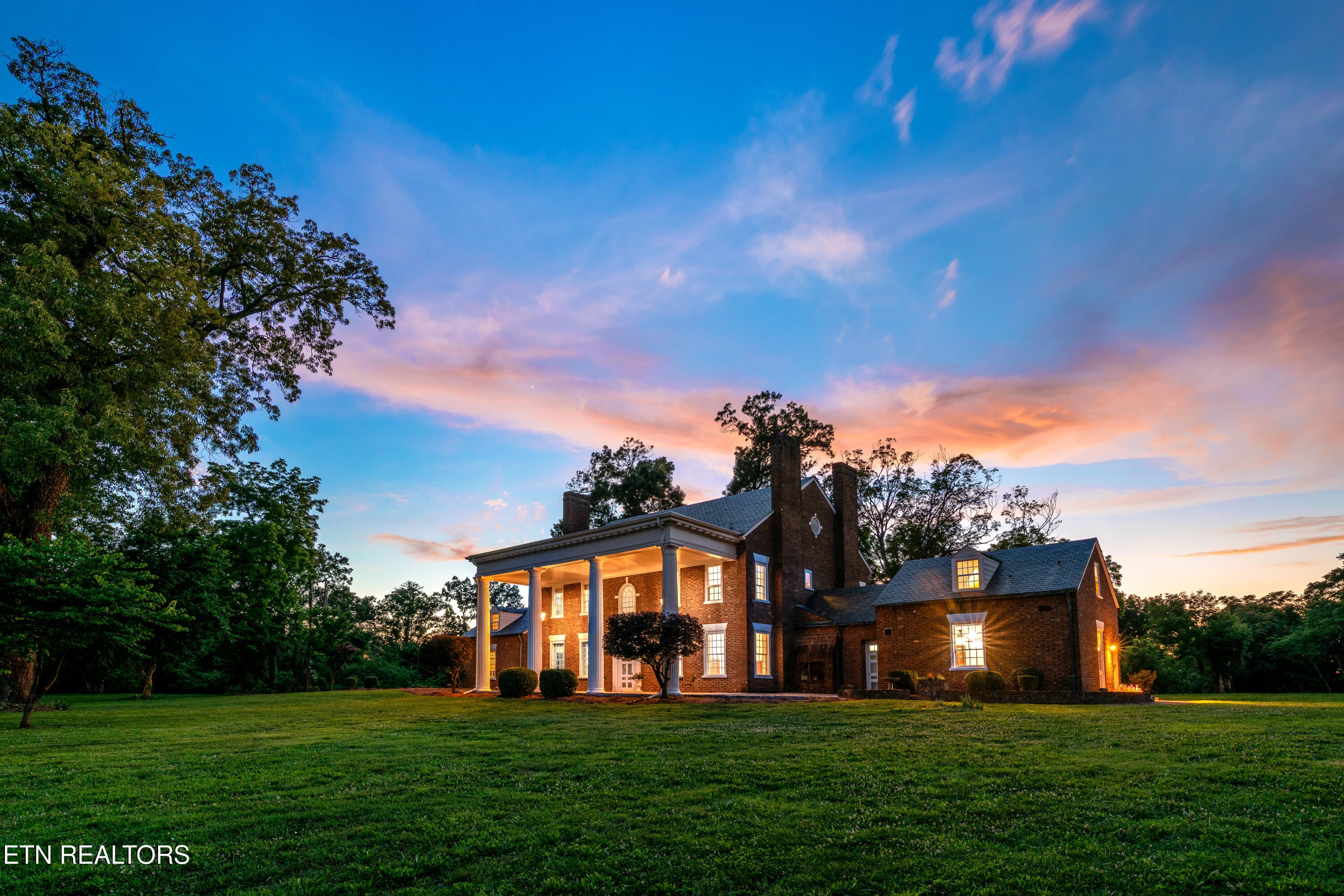 2112 Manor Drive