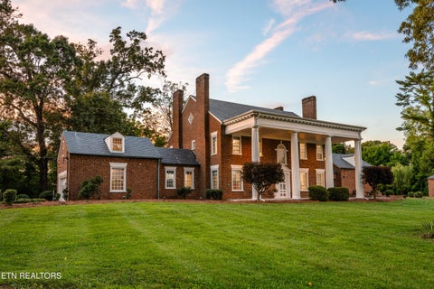 Photo of 2112 Manor Drive, Knoxville, TN 37920 (MLS # 1348130)