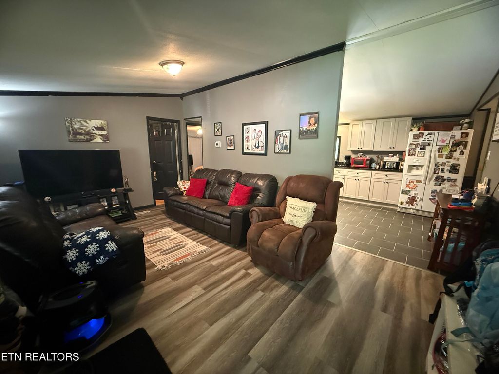 Photo of 247 Dartmoor Drive Dr, Crossville, TN 38558 (MLS # 1314864)