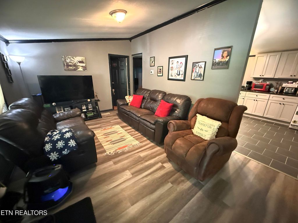 Photo of 247 Dartmoor Drive Dr, Crossville, TN 38558 (MLS # 1314864)