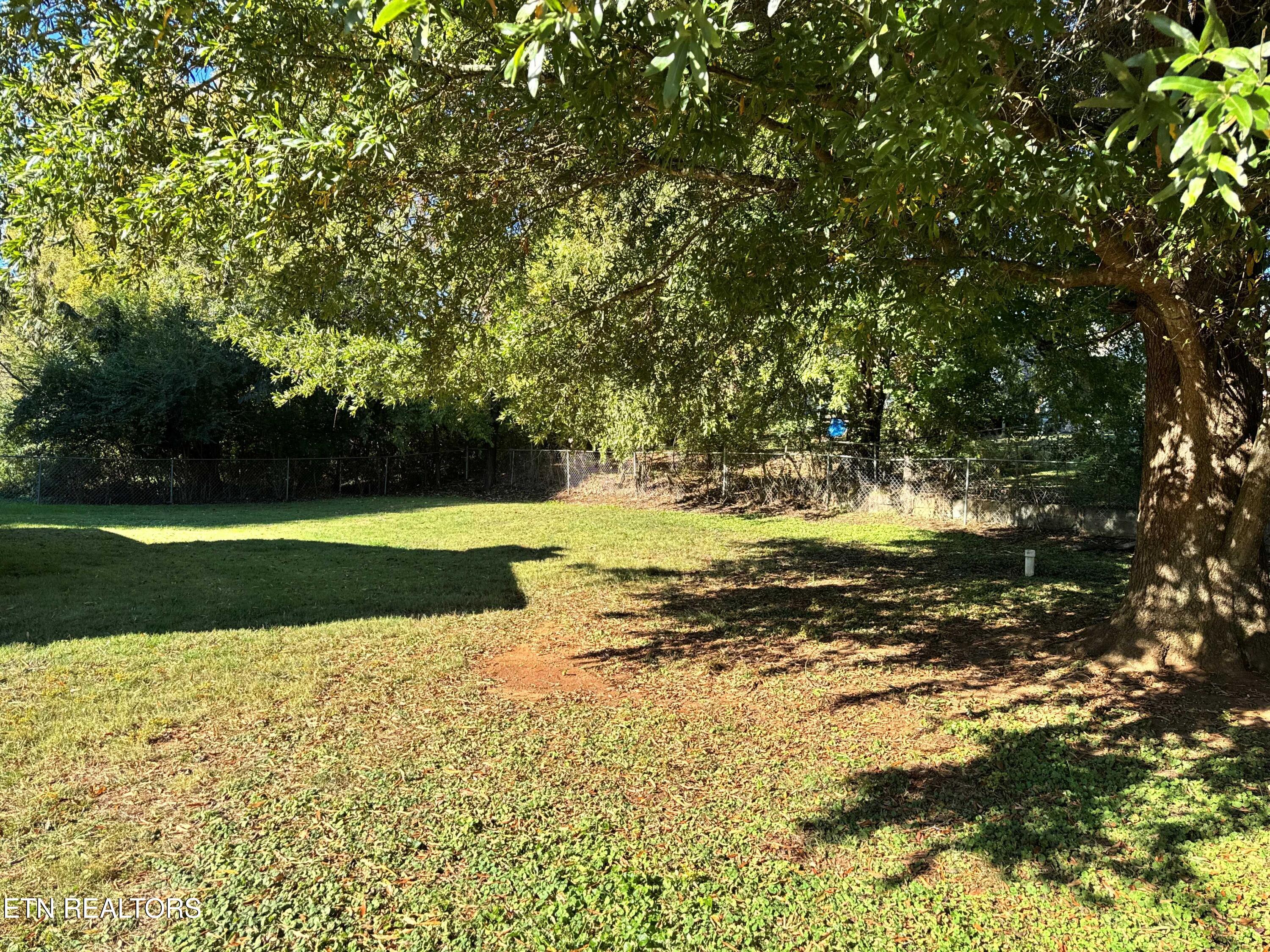 1409 Parkside Drive