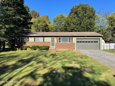 Photo of 1409 Parkside Drive, Maryville, TN 37803 (MLS # 1359815)