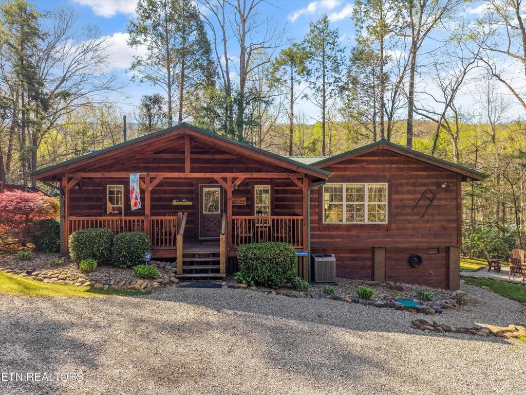 Photo of 130 Branam Hollow Rd, Gatlinburg, TN 37738 (MLS # 1336583)