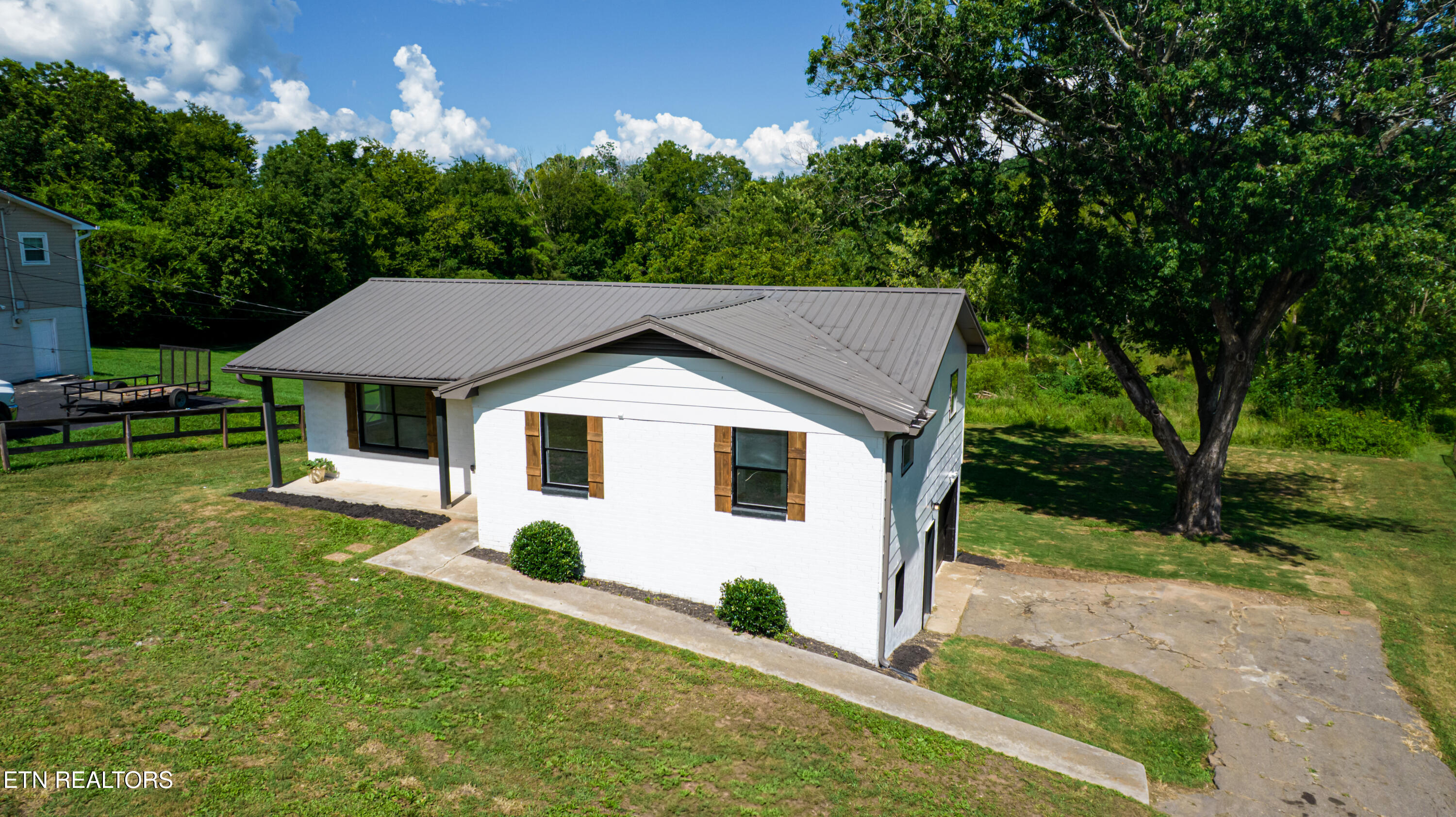 3894 Rolling Brook Circle NE Circle