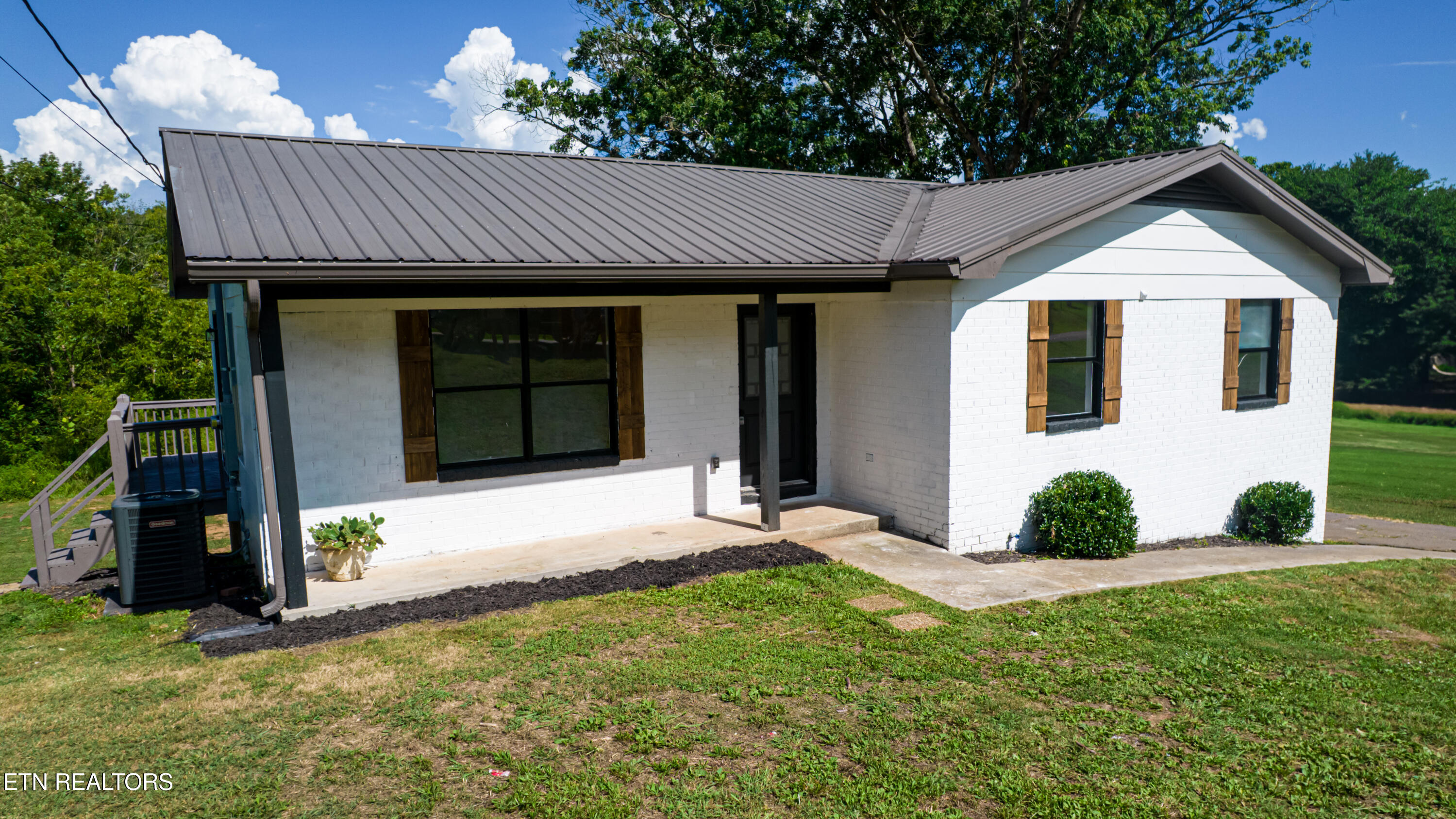 3894 Rolling Brook Circle NE Circle