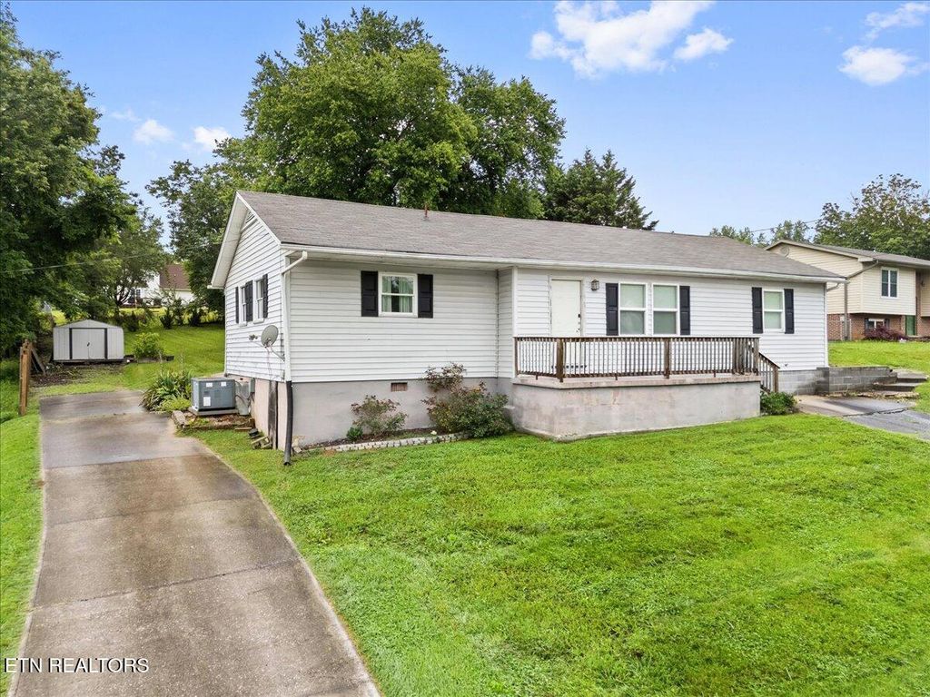 Photo of 321 Sunrise Drive, Kingston, TN 37763 (MLS # 1302974)