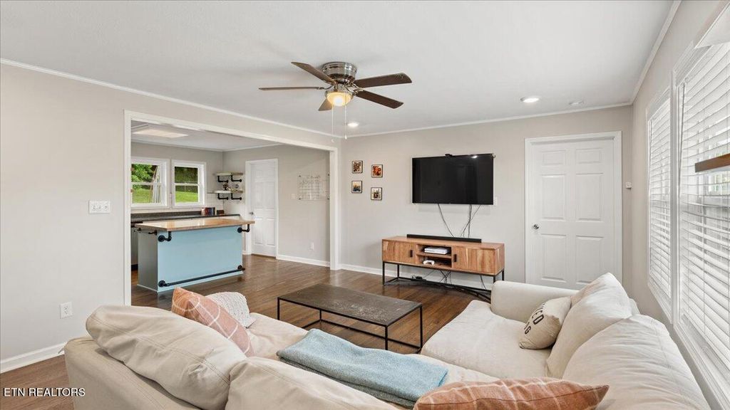 Photo of 321 Sunrise Drive, Kingston, TN 37763 (MLS # 1302974)