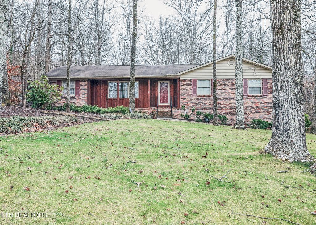 Photo of 132 Connors Drive, Oak Ridge, TN 37830 (MLS # 1326657)