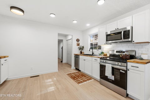 Tiny photo for 1125 Melton Hill Circle, Clinton, TN 37716 (MLS # 1360101)