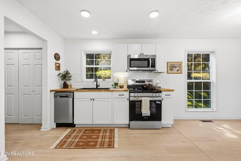 Tiny photo for 1125 Melton Hill Circle, Clinton, TN 37716 (MLS # 1360101)