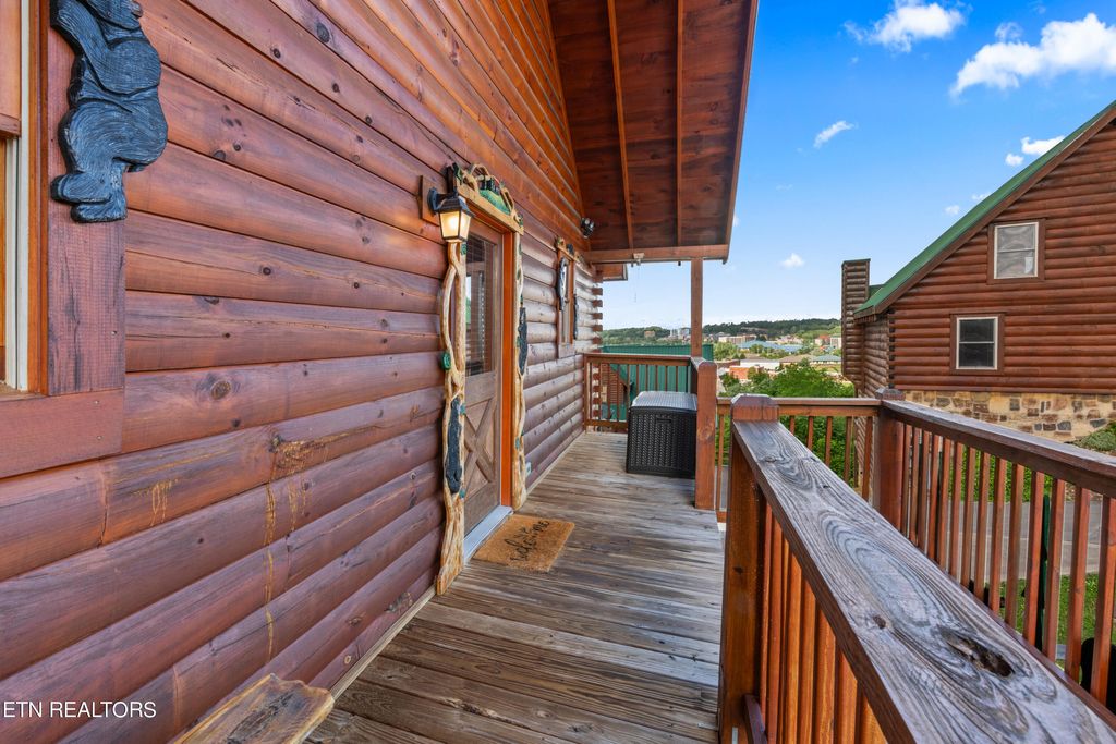 Photo of 704 Blueberry Ridge Way Way, Pigeon Forge, TN 37863 (MLS # 1262726)