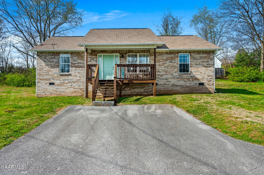 Photo of 906 Stacy Circle, White Pine, TN 37890 (MLS # 1222726)