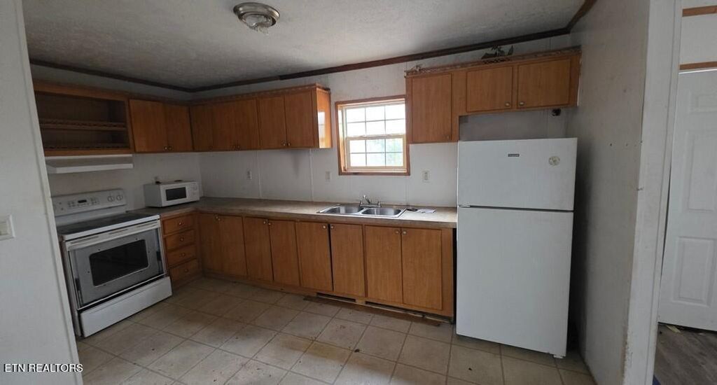 Photo of 158 Batley Loop Rd, Clinton, TN 37716 (MLS # 1328858)