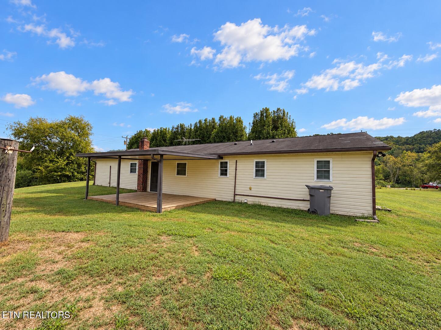 196 Sweetwater Rd