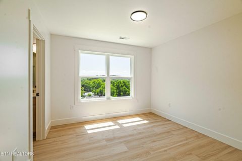 Tiny photo for 126 Henry Ave, Knoxville, TN 37920 (MLS # 1338169)