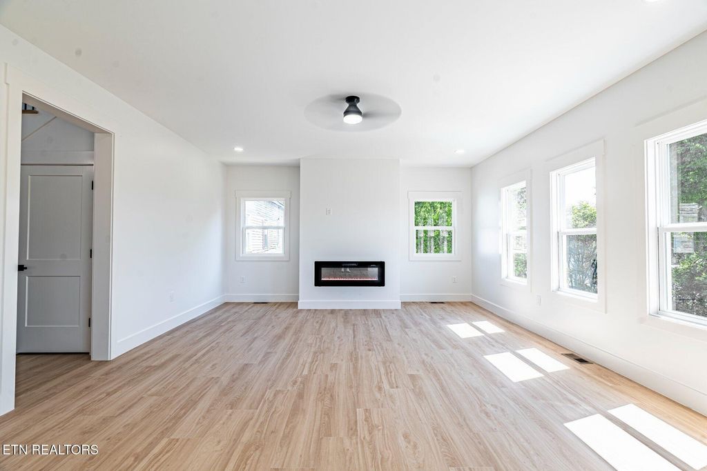 Photo of 126 Henry Ave, Knoxville, TN 37920 (MLS # 1338169)