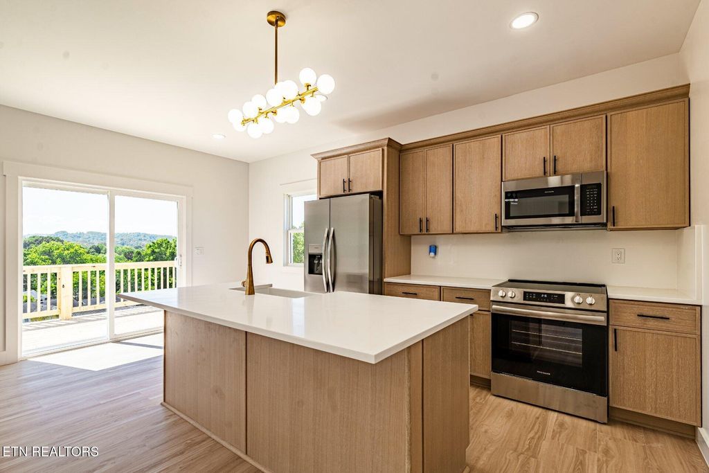 Photo of 126 Henry Ave, Knoxville, TN 37920 (MLS # 1338169)