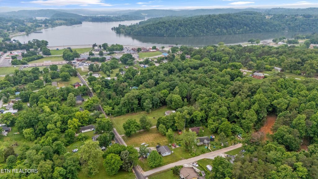 Photo of 533 Greenwood St #s, Kingston, TN 37763 (MLS # 1313601)
