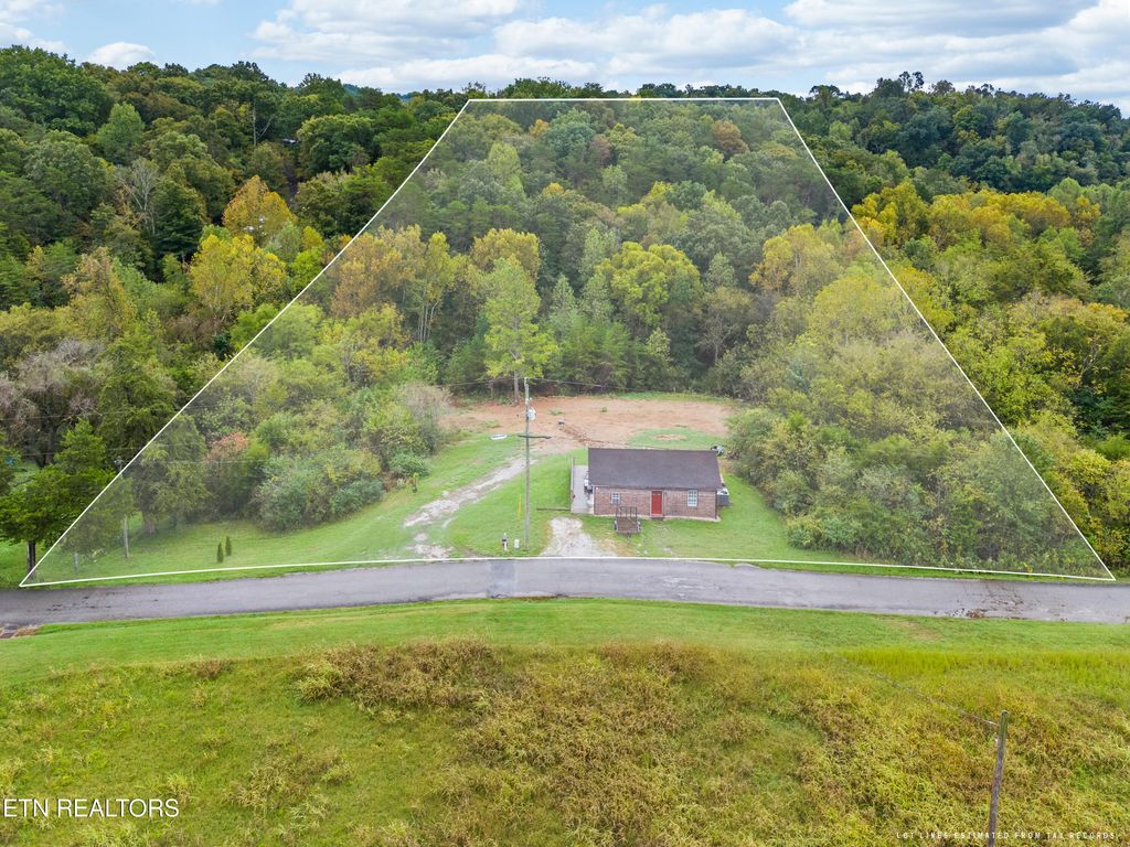 Photo of 9726 Clift Rd, Strawberry Plains, TN 37871 (MLS # 1278869)
