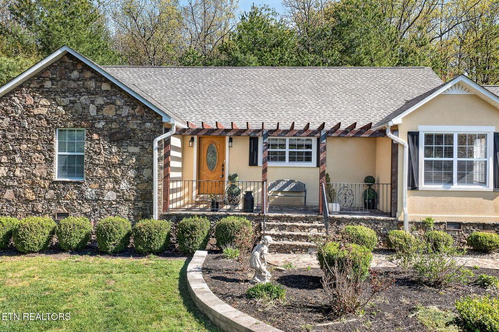 Photo of 41 Tower Place, Monterey, TN 38574 (MLS # 1338044)