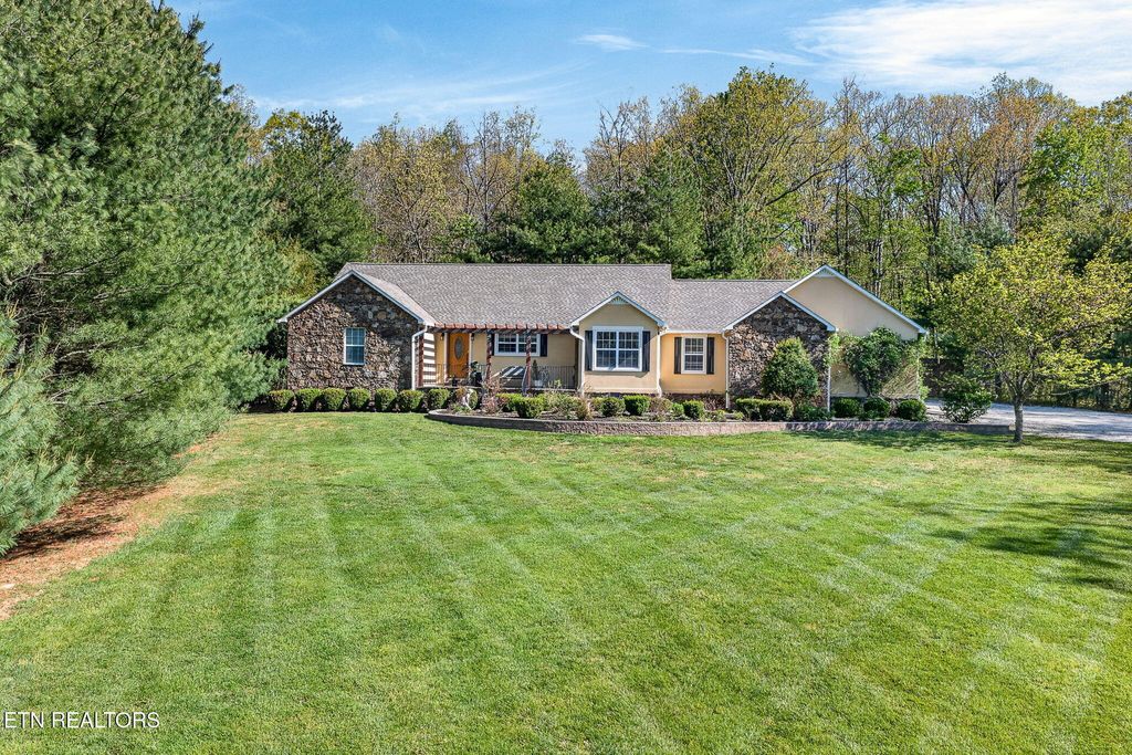 Photo of 41 Tower Place, Monterey, TN 38574 (MLS # 1338044)