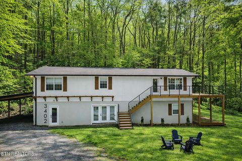 Photo of 3402 Lillie Blvd, Sevierville, TN 37876 (MLS # 1329272)