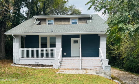 Photo of 2027 Dandridge Ave, Knoxville, TN 37915 (MLS # 1344869)