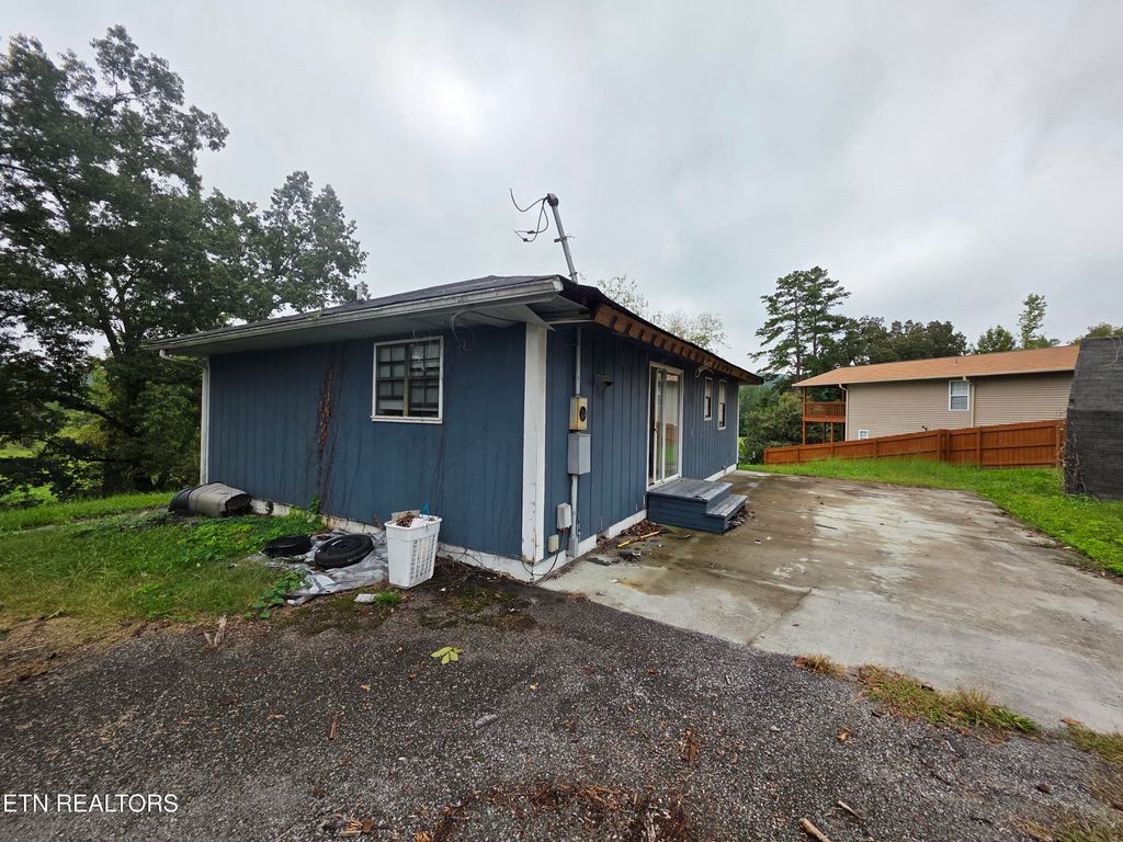 Photo of 442 Oak Circle, Oliver Springs, TN 37840 (MLS # 1313553)