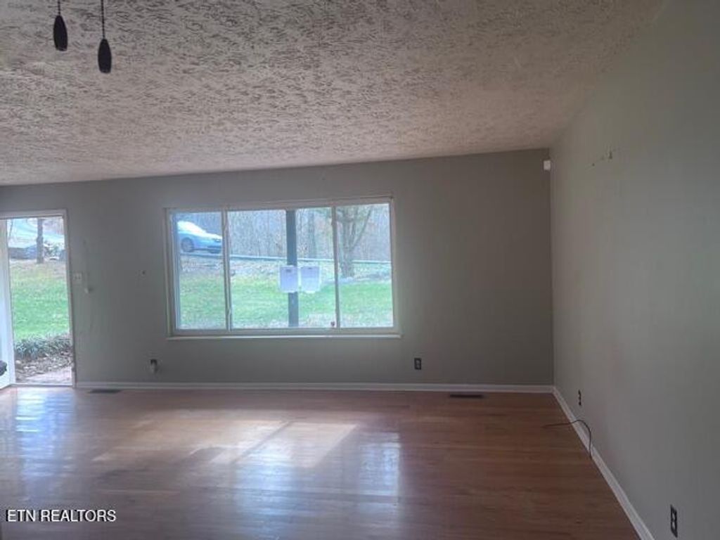 Photo of 663 Bethel Rd, Clinton, TN 37716 (MLS # 1331877)