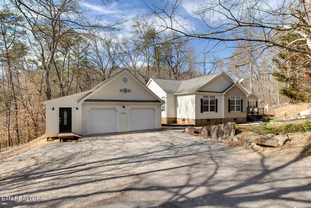 Photo of 107 Clear Springs Rd, Harriman, TN 37748 (MLS # 1291356)